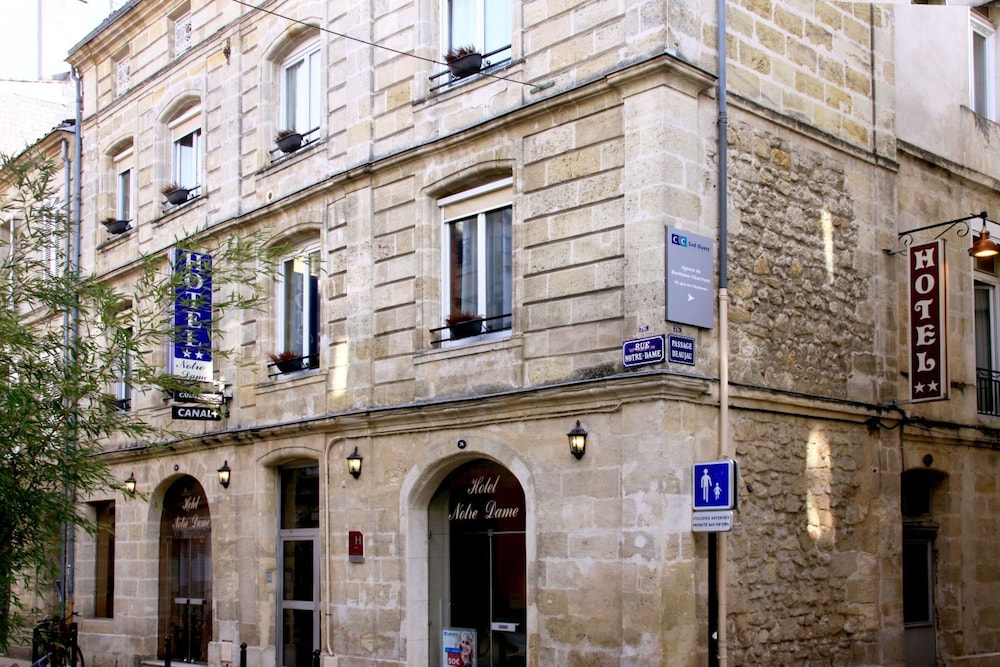 Notre Dame Hotel